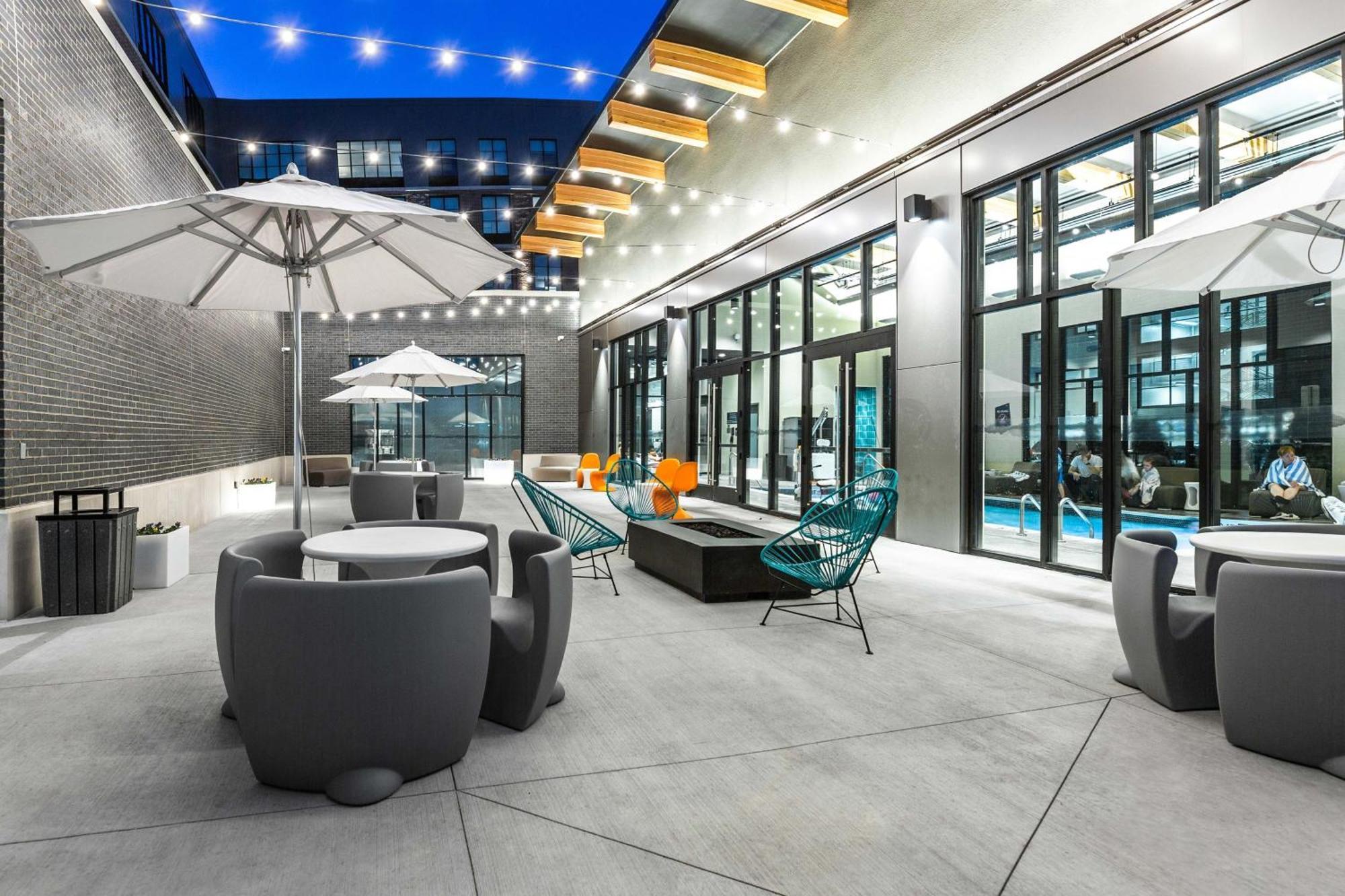 Aloft Columbus Easton Hotel Exterior photo