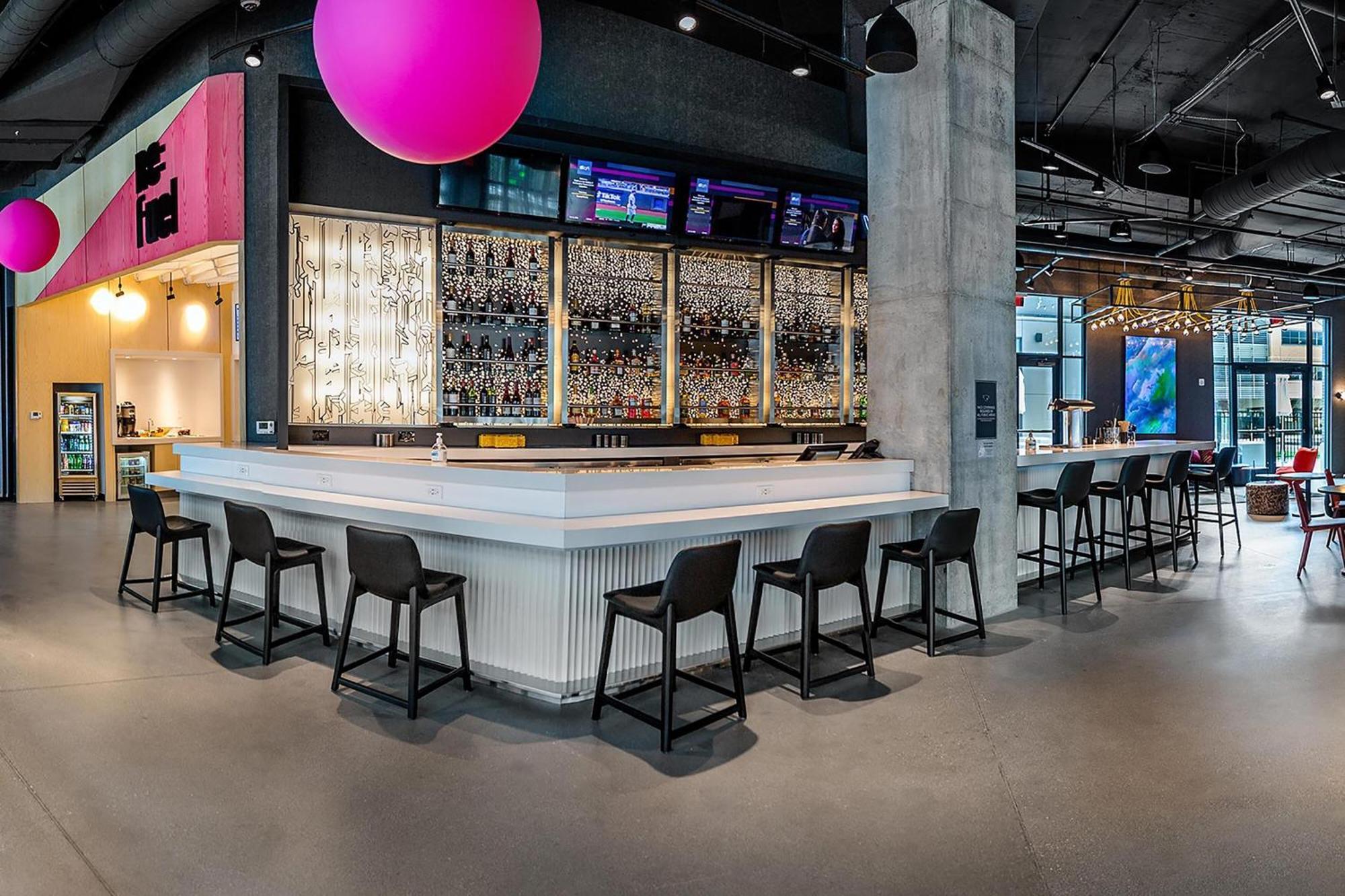 Aloft Columbus Easton Hotel Exterior photo