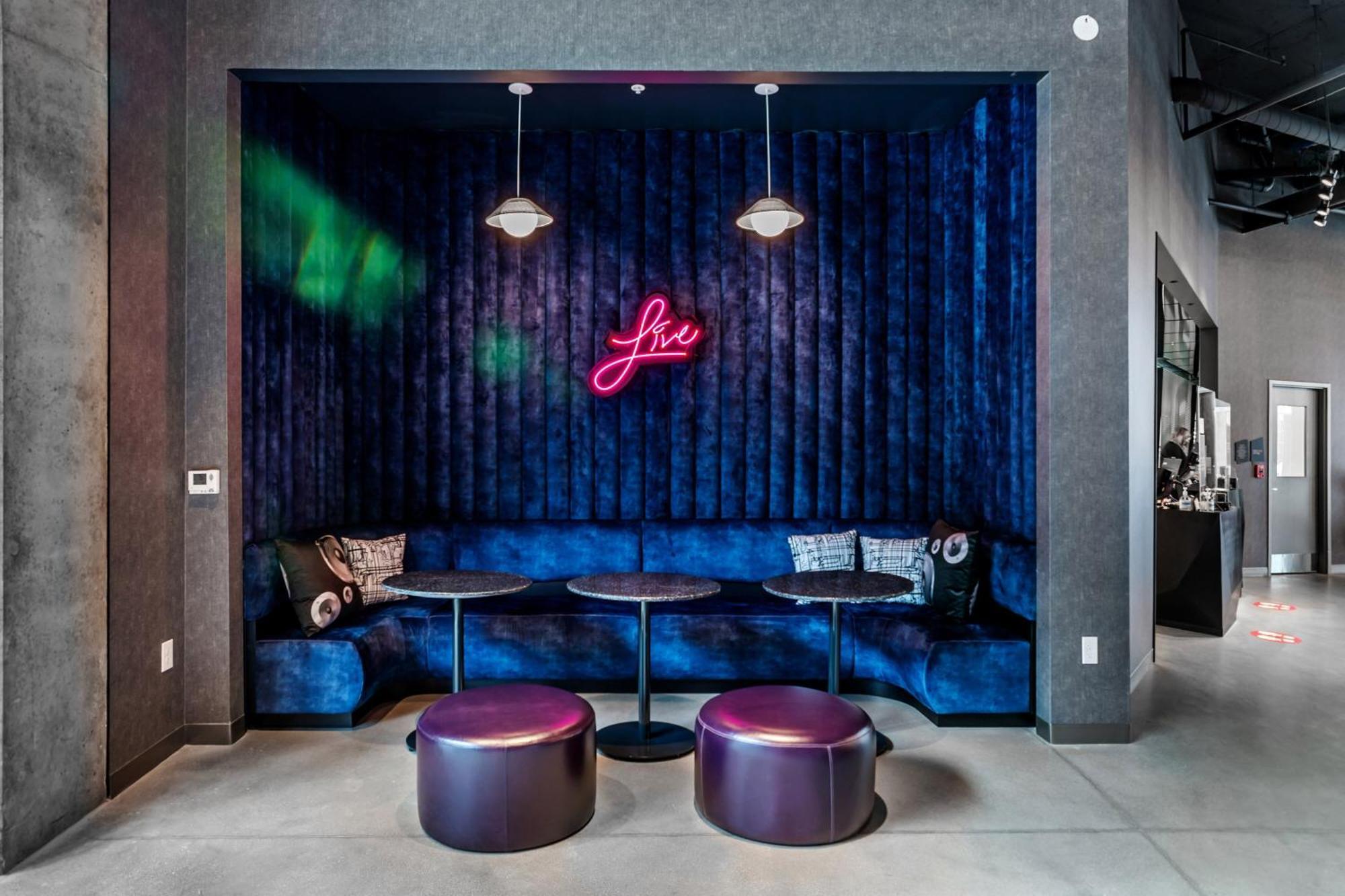 Aloft Columbus Easton Hotel Exterior photo